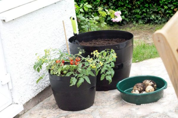 34cm BLACK BARREL PLANTER - Image 2