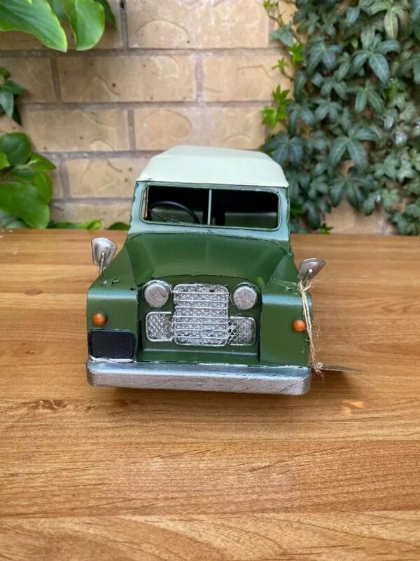 VINTAGE METAL LANDROVER - Image 4