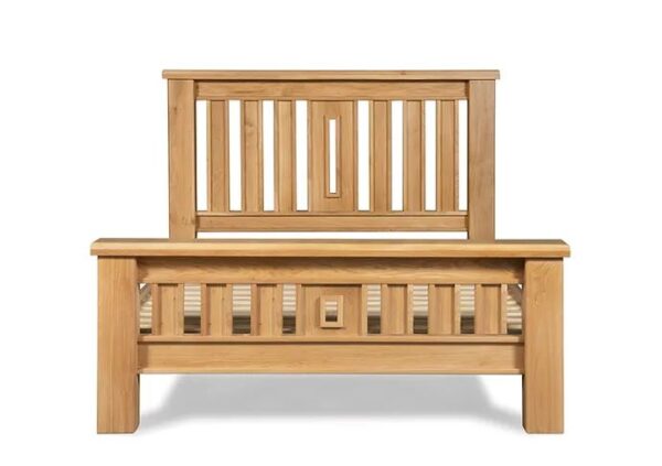 4'6in SLIGO OAK BEDSTEAD