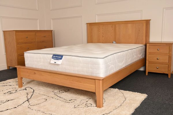 WENTWORTH OAK 4'6in BEDSTEAD - Image 2